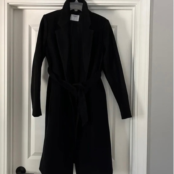 Old navy maternity coat - like new - Picture 1 of 2